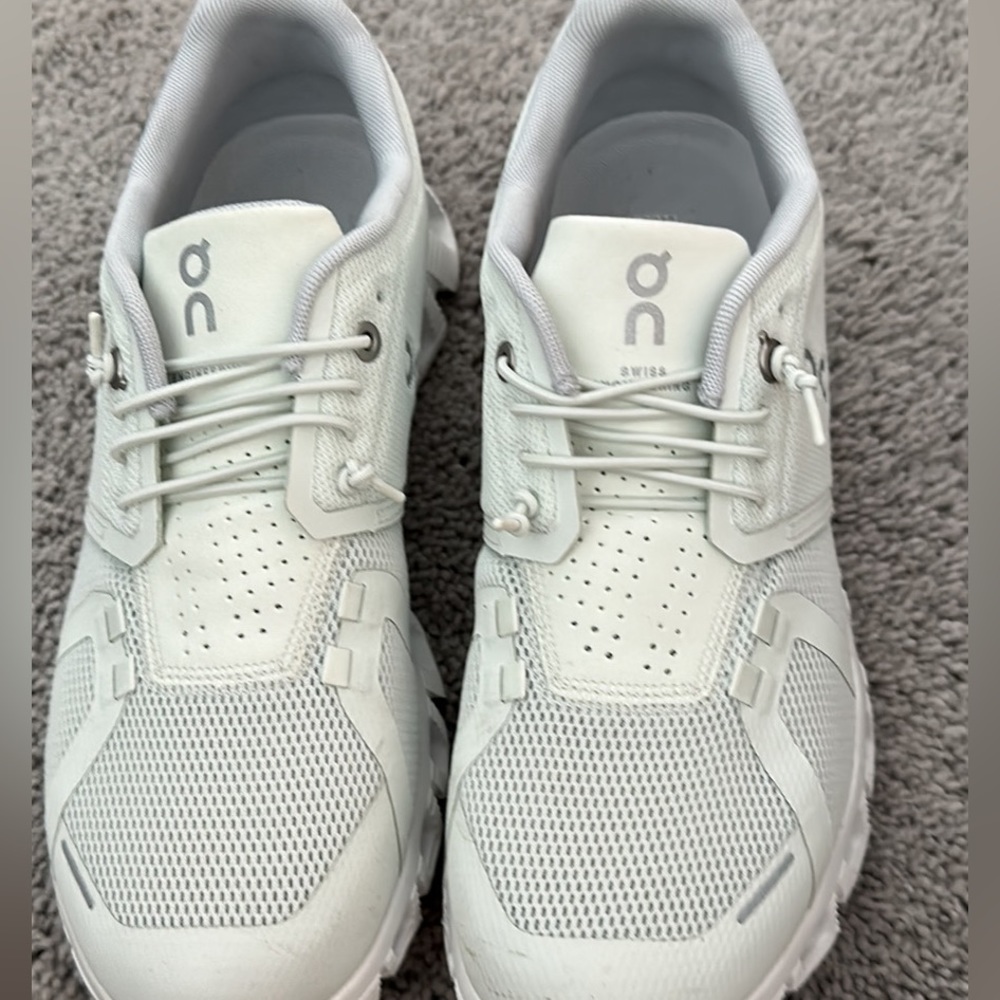 Cloud 5 shoes